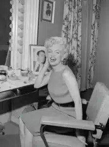 lustro hollywood w garderobie marilyn monroe
